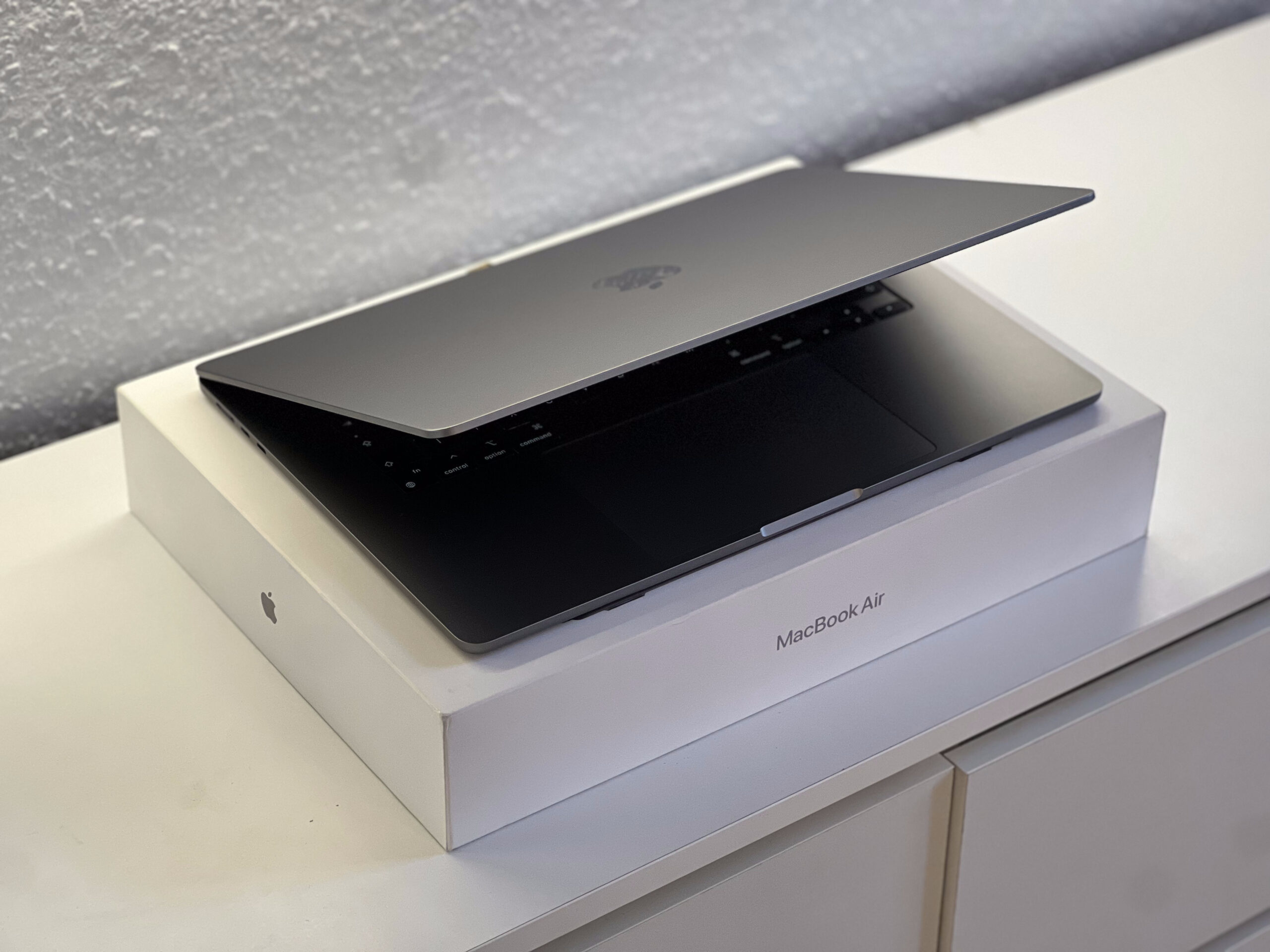 Hibátlan MacBook Air 2022 15 M2 256GB 2 ÉV Garanciával Számlával Aksi 99%