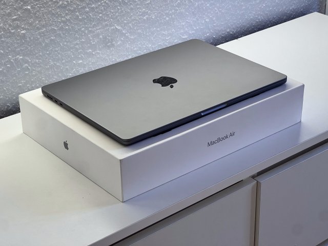 Hibátlan MacBook Air 2022 15 M2 256GB 2 ÉV Garanciával Számlával Aksi 99%