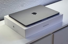 Hibátlan MacBook Air 2022 15 M2 256GB 2 ÉV Garanciával Számlával Aksi 99%