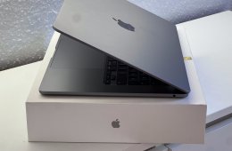 Hibátlan MacBook Air 2022 15 M2 256GB 2 ÉV Garanciával Számlával Aksi 99%