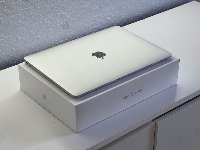 MacBook Air 2020 13 M1 512GB 2 ÉV Garanciával Számlával