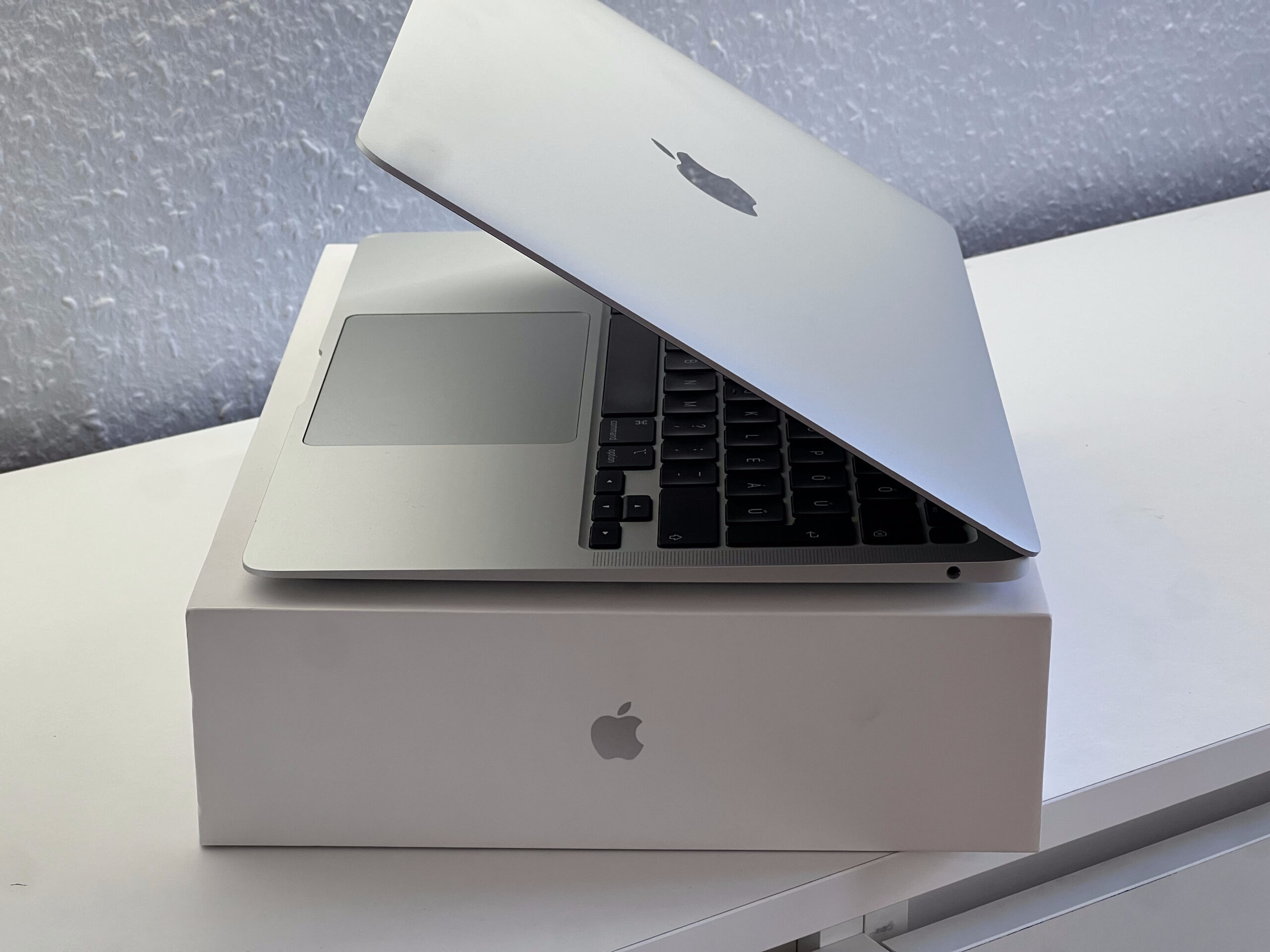 MacBook Air 2020 13 M1 512GB 2 ÉV Garanciával Számlával