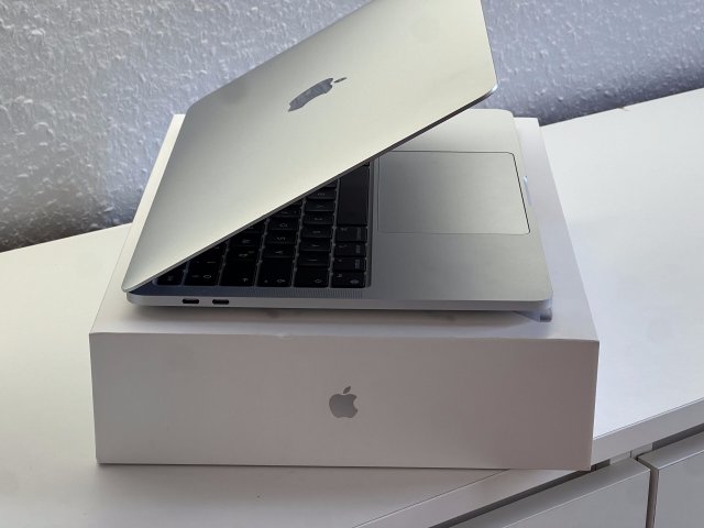 Hibátlan MacBook Pro 2020 13 M1 256GB 2 ÉV Garanciával Számlával