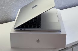 Hibátlan MacBook Pro 2020 13 M1 256GB 2 ÉV Garanciával Számlával