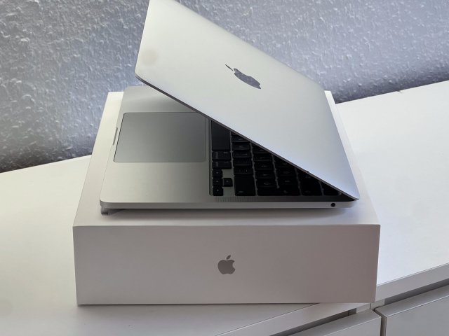 Hibátlan MacBook Pro 2020 13 M1 256GB 2 ÉV Garanciával Számlával