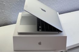 Hibátlan MacBook Pro 2020 13 M1 256GB 2 ÉV Garanciával Számlával