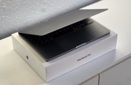 Hibátlan MacBook Pro 2020 13 M1 256GB 2 ÉV Garanciával Számlával Aksi 92%