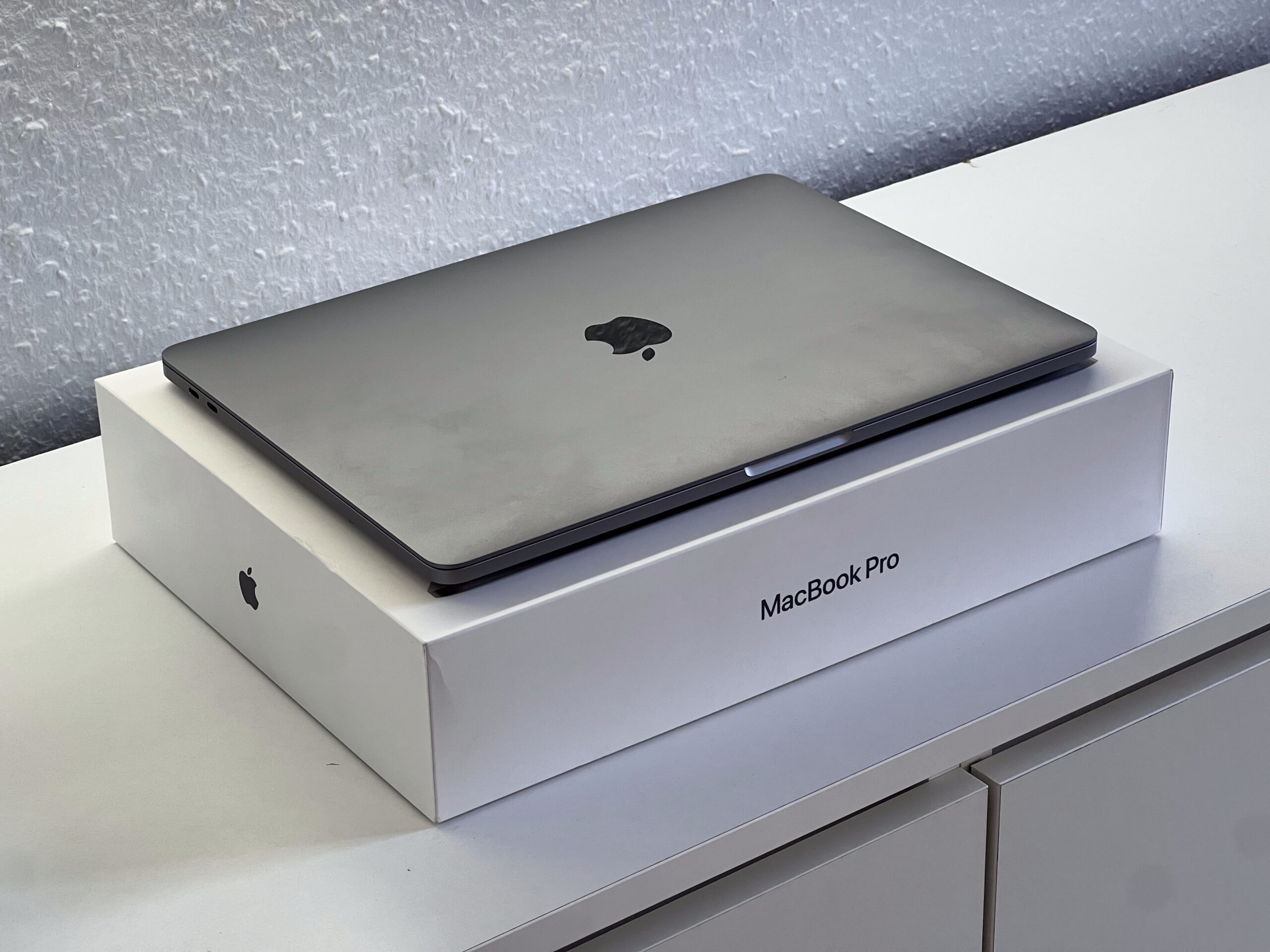 Hibátlan MacBook Pro 2020 13 M1 256GB 2 ÉV Garanciával Számlával Aksi 92%