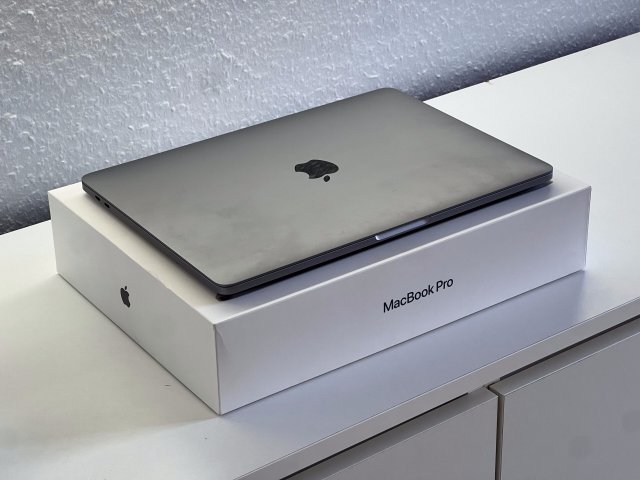 Hibátlan MacBook Pro 2020 13 M1 256GB 2 ÉV Garanciával Számlával Aksi 92%