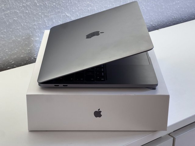 Hibátlan MacBook Pro 2020 13 M1 256GB 2 ÉV Garanciával Számlával Aksi 92%