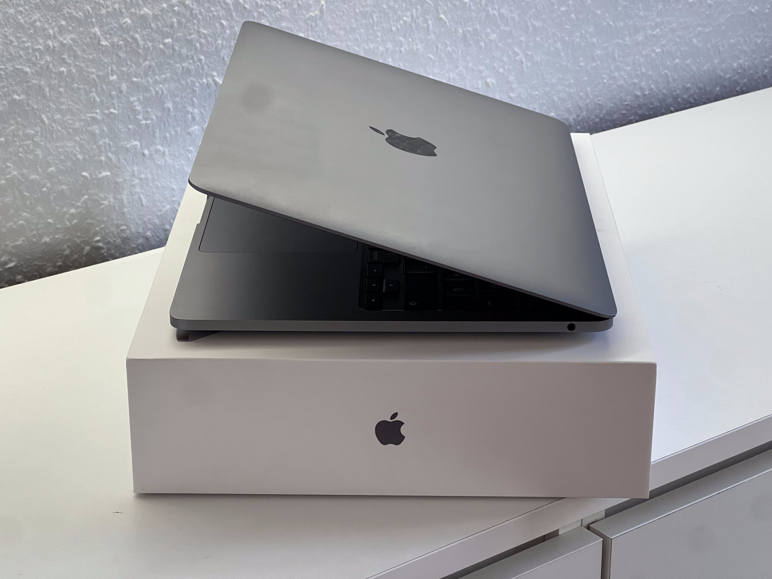 Hibátlan MacBook Pro 2020 13 M1 256GB 2 ÉV Garanciával Számlával Aksi 92%
