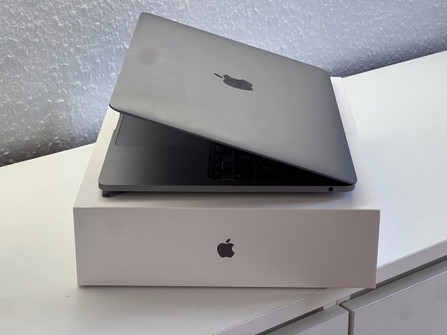 Hibátlan MacBook Pro 2020 13 M1 256GB 2 ÉV Garanciával Számlával Aksi 92%