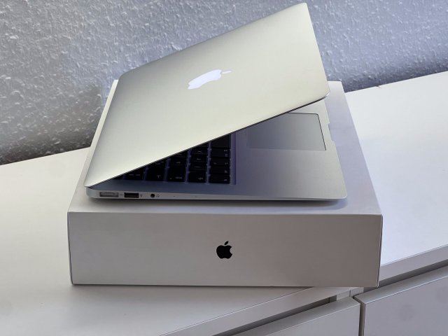 Hibátlan MacBook Air 2017 13 128GB 2 ÉV Garanciával Számlával