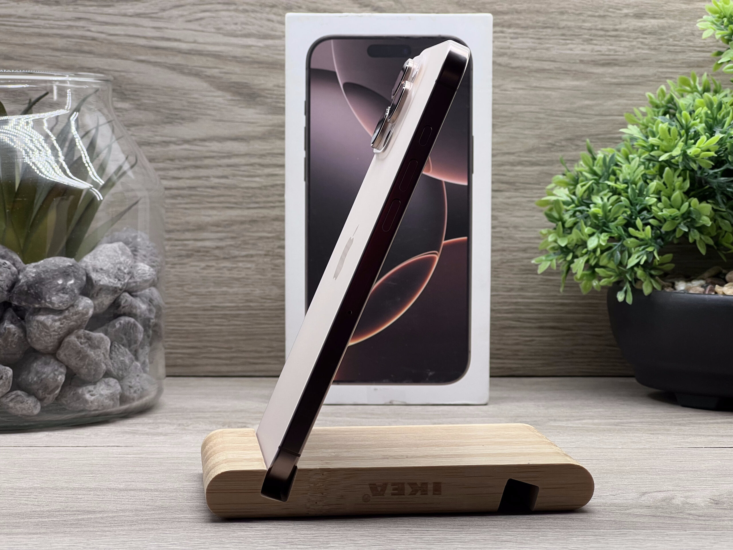 Hibátlan iPhone 16 Pro Max Desert Titanium 256GB 2 ÉV Garanciával Számlával Aksi 100%