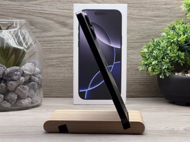 Hibátlan iPhone 16 Pro Max Black Titanium 256GB 2 ÉV Garanciával Számlával Aksi 100%