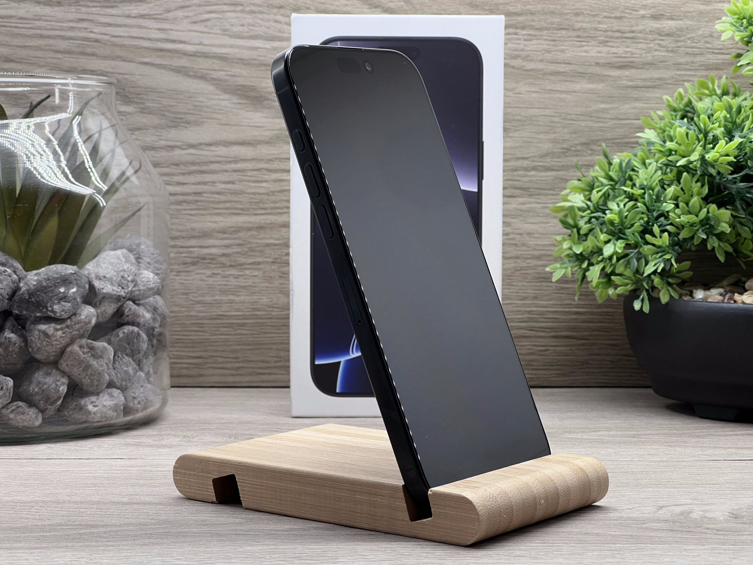 Hibátlan iPhone 16 Pro Max Black Titanium 256GB 2 ÉV Garanciával Számlával Aksi 100%