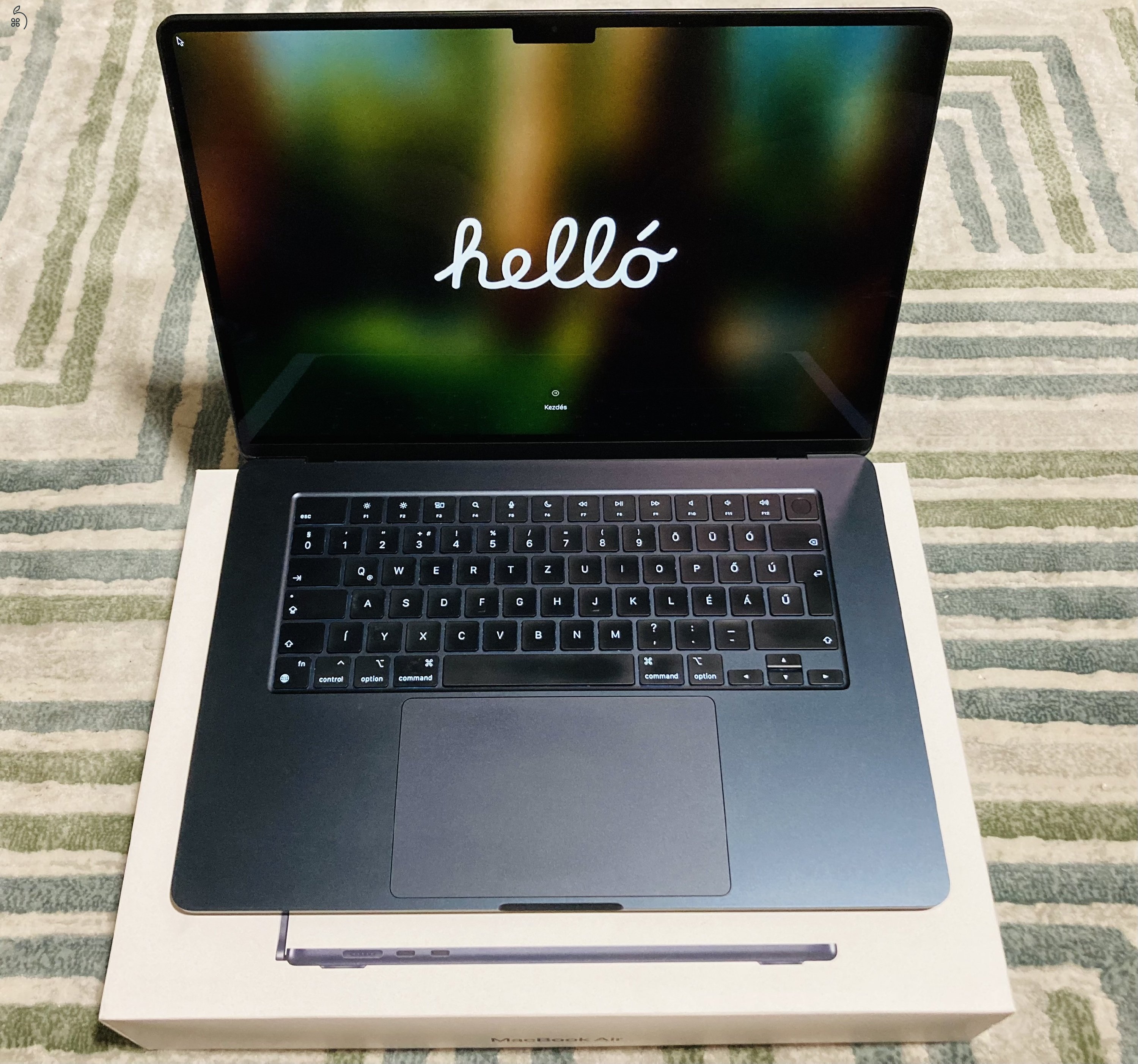 MacBook AIR 15,3” M3 CHIP! 8GB/256GB magyar! Akku 95%! Gyönyörű!