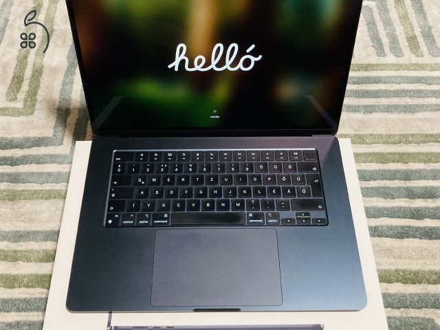 MacBook AIR 15,3” M3 CHIP! 8GB/256GB magyar! Akku 95%! Gyönyörű!