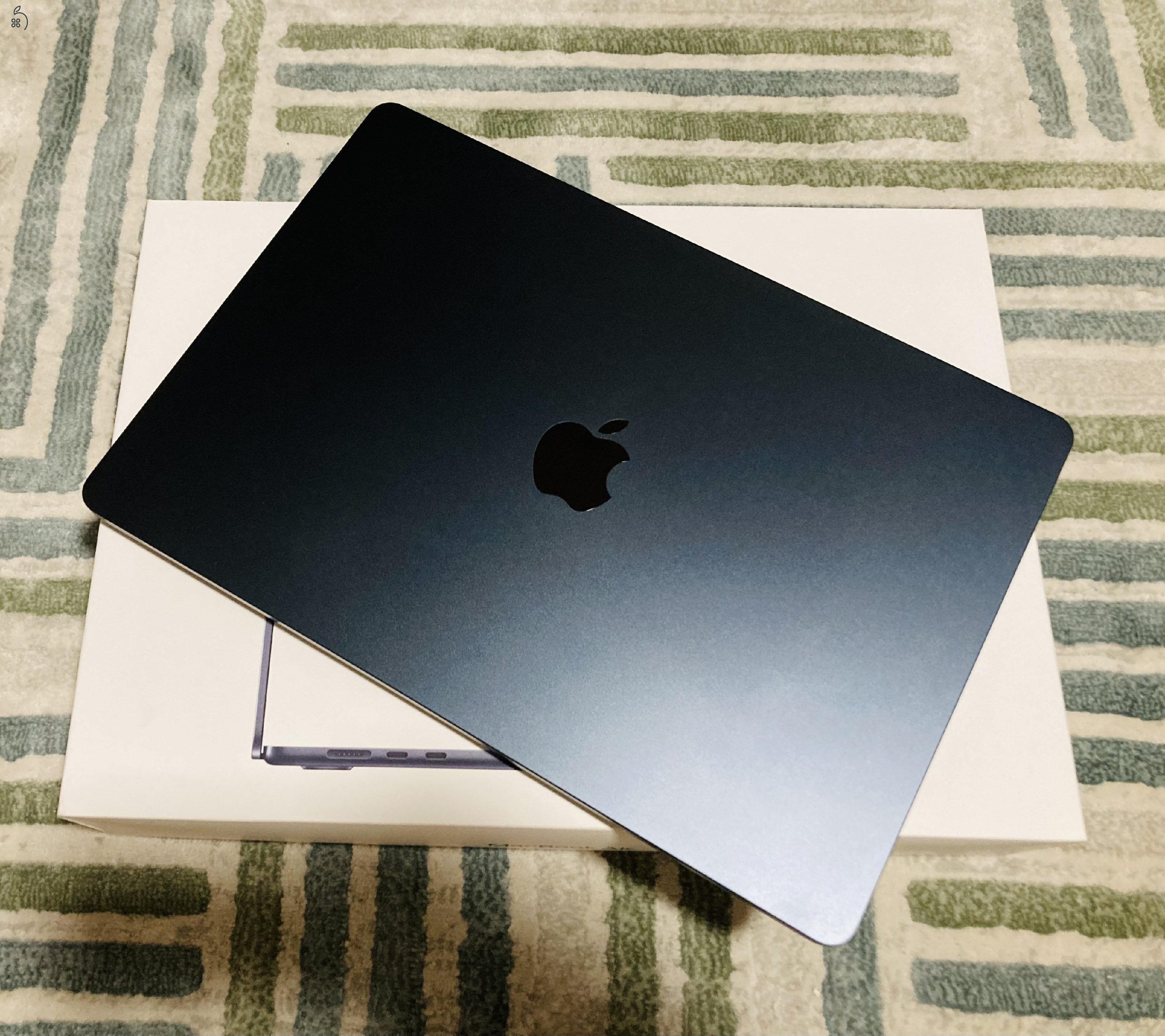 MacBook AIR 15,3” M3 CHIP! 8GB/256GB magyar! Akku 95%! Gyönyörű!