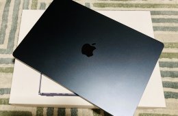 MacBook AIR 15,3” M3 CHIP! 8GB/256GB magyar! Akku 95%! Gyönyörű!