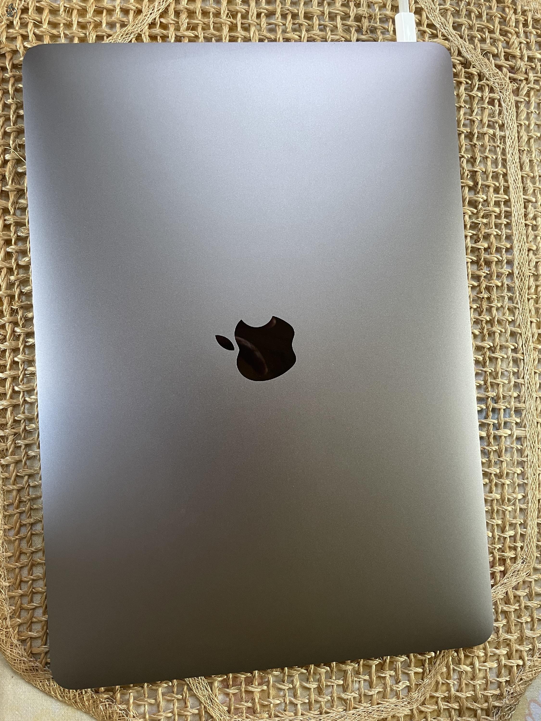 MacBook Air retina 13'  i5, 8GB RAM, 512 SSD