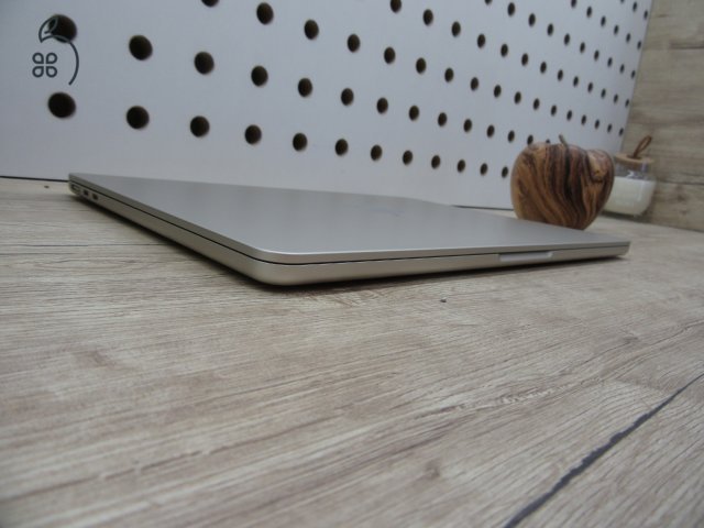 Apple Macbook Air 13 M2 - 2022 - Használt, karcmentes