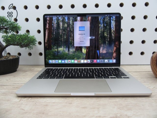 Apple Macbook Air 13 M2 - 2022 - Használt, karcmentes