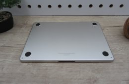 Apple Macbook Air 13 M2 - 2022 - Használt, karcmentes