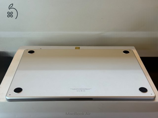 Újszerű Apple MacBook Air 15