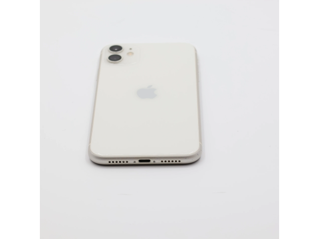 + Ajándékkal és 1 év garanciával! Felújított iPhone 11 64 GB White