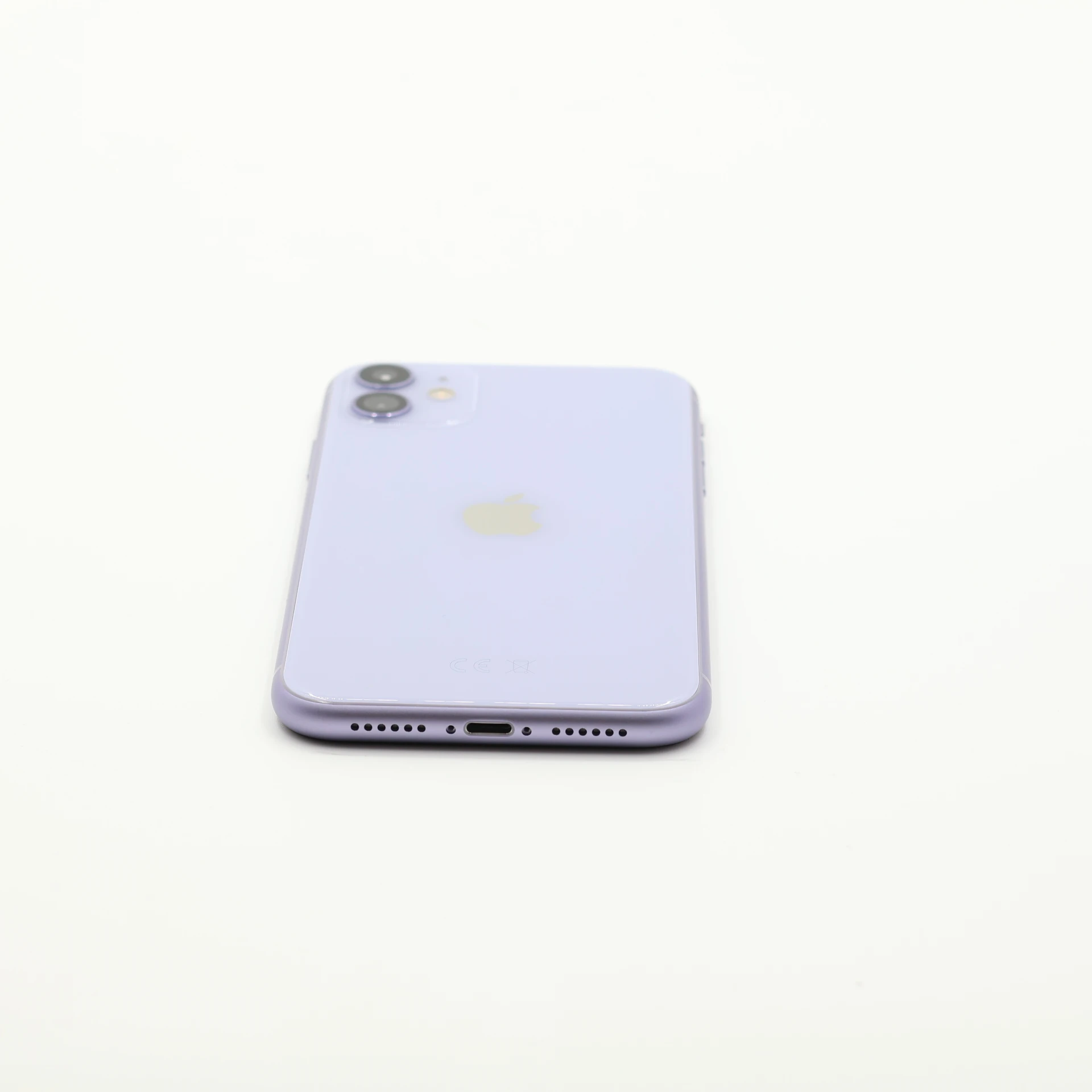 + Ajándékkal és 1 év garanciával! Felújított iPhone 11 64 GB Purple
