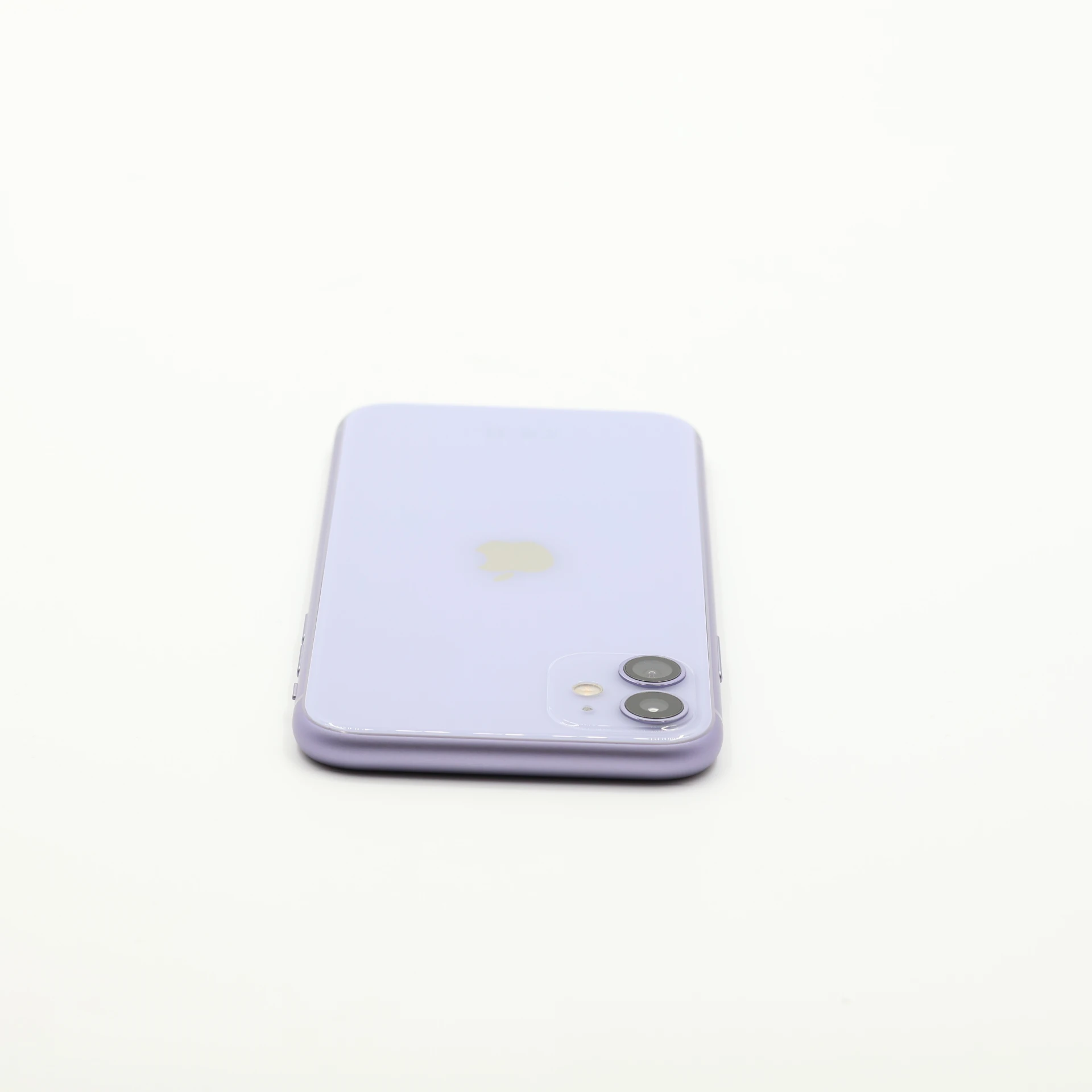 + Ajándékkal és 1 év garanciával! Felújított iPhone 11 64 GB Purple