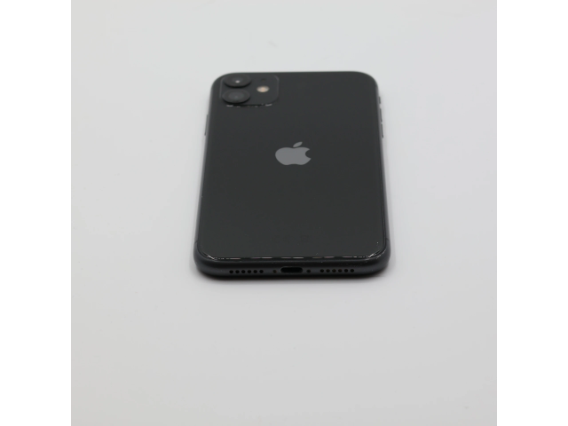 + Ajándékkal és 1 év garanciával! Felújított iPhone 11 64 GB Black