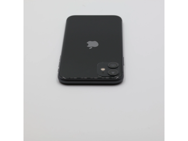 + Ajándékkal és 1 év garanciával! Felújított iPhone 11 64 GB Black