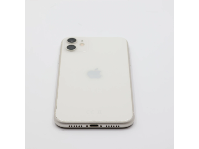 + Ajándékkal és 1 év garanciával! Felújított iPhone 11 128 GB White