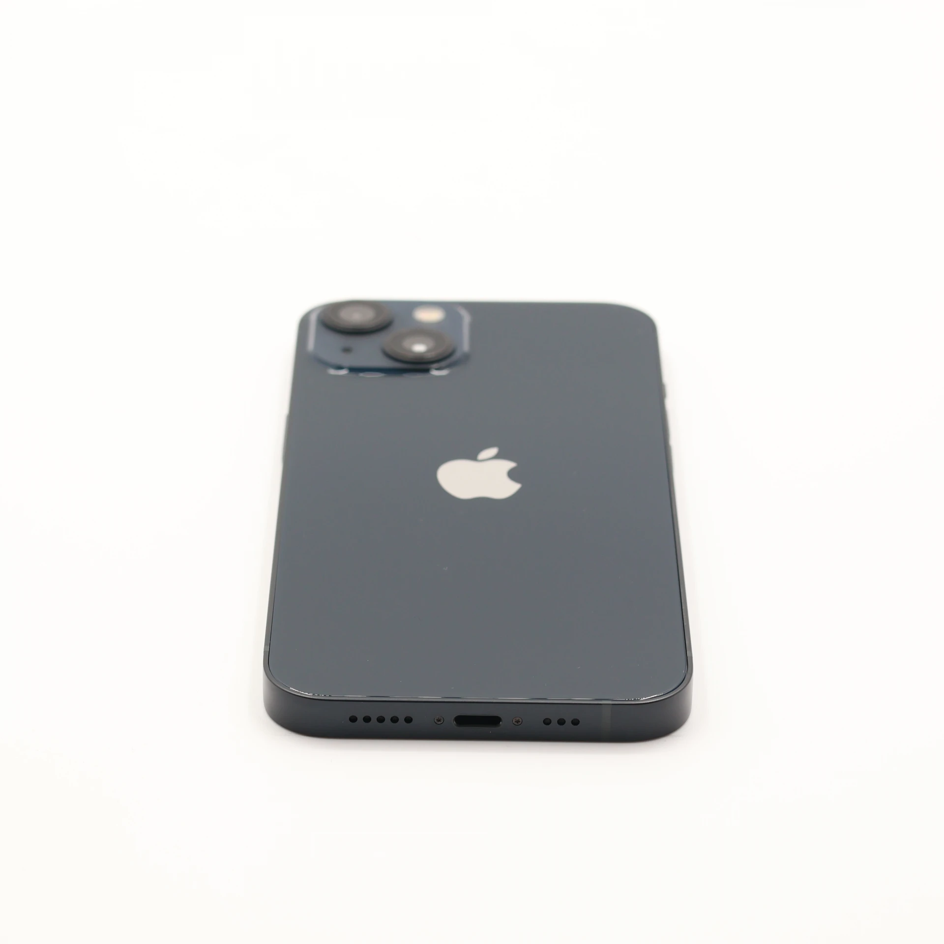 + Ajándékkal és 1 év garanciával! Felújított iPhone 13 128 GB Midnight