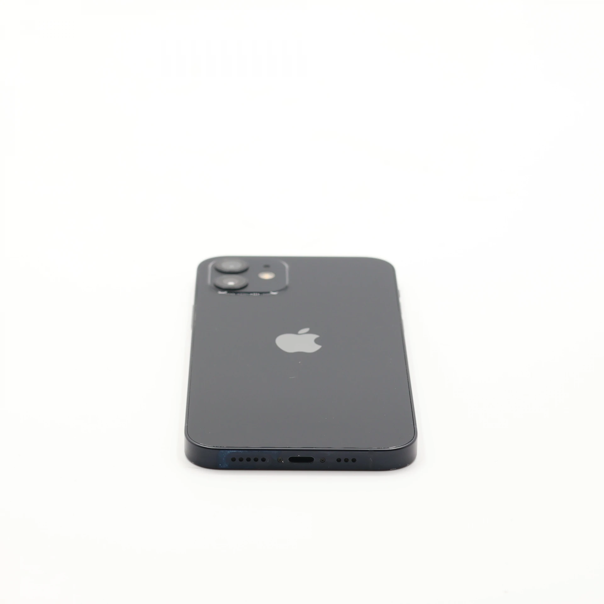 + Ajándékkal és 1 év garanciával! Felújított iPhone 12 64 GB Black