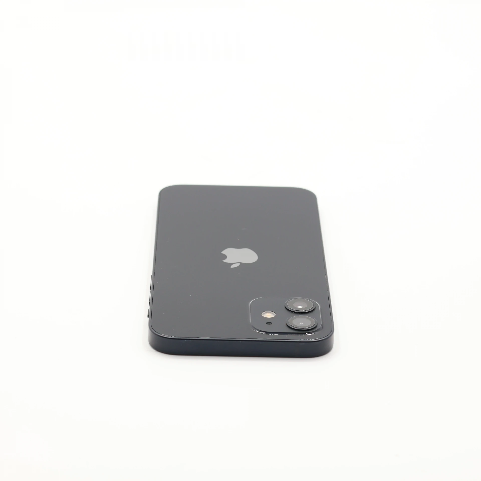+ Ajándékkal és 1 év garanciával! Felújított iPhone 12 64 GB Black