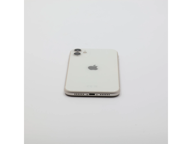 + Ajándékkal és 1 év garanciával! Felújított iPhone 11 64 GB White