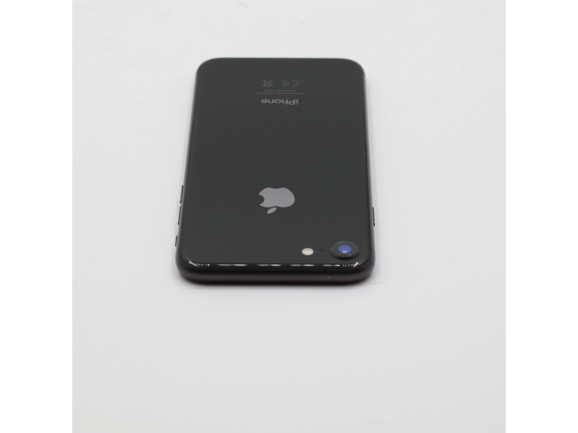 + Ajándékkal és 1 év garanciával! Felújított iPhone 8 64 GB Black