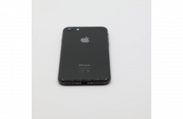 + Ajándékkal és 1 év garanciával! Felújított iPhone 8 64 GB Black