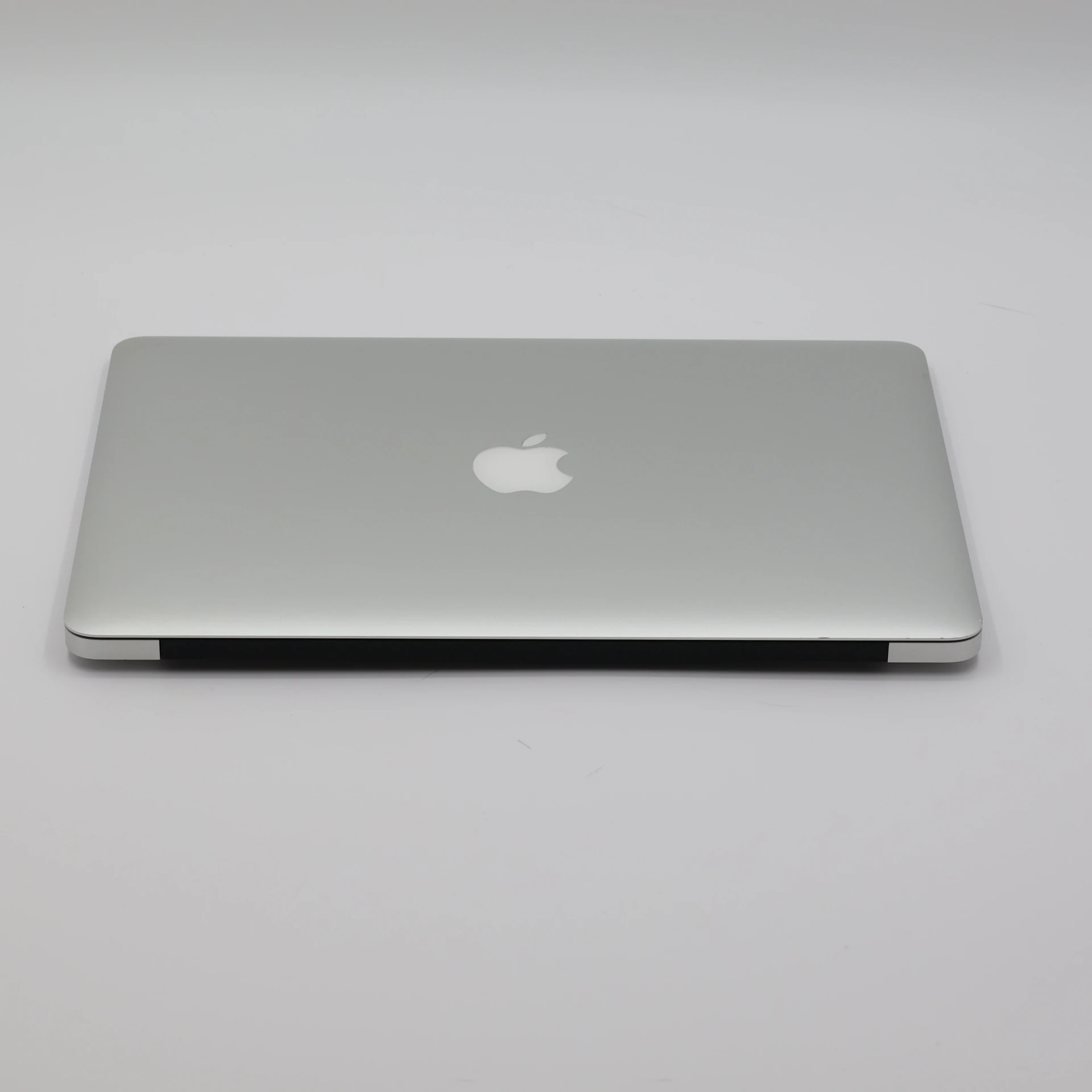 1 év garanciával! Felújított Apple Macbook AIR i5 2015 128 GB Silver