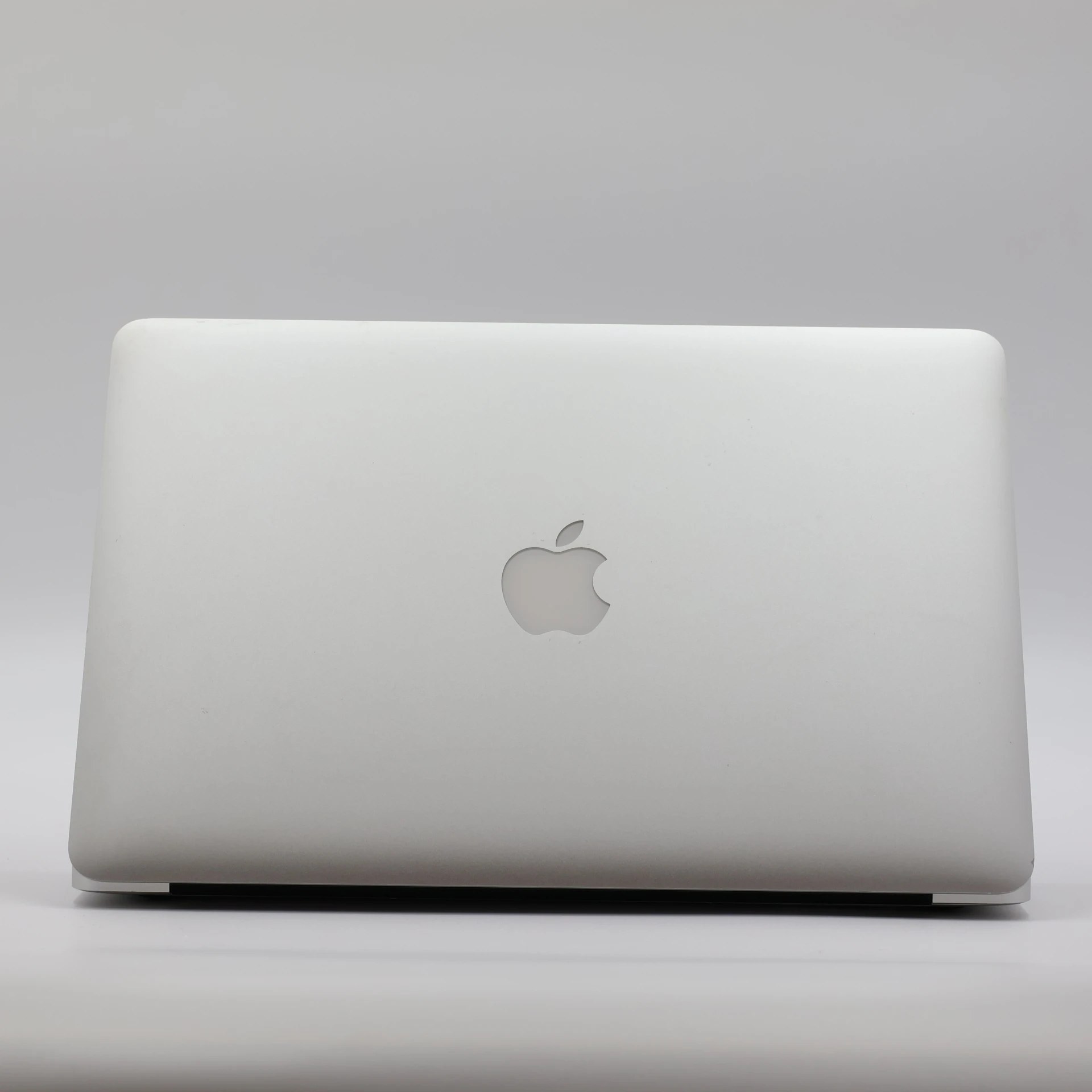 1 év garanciával! Felújított Apple Macbook AIR i5 2015 128 GB Silver