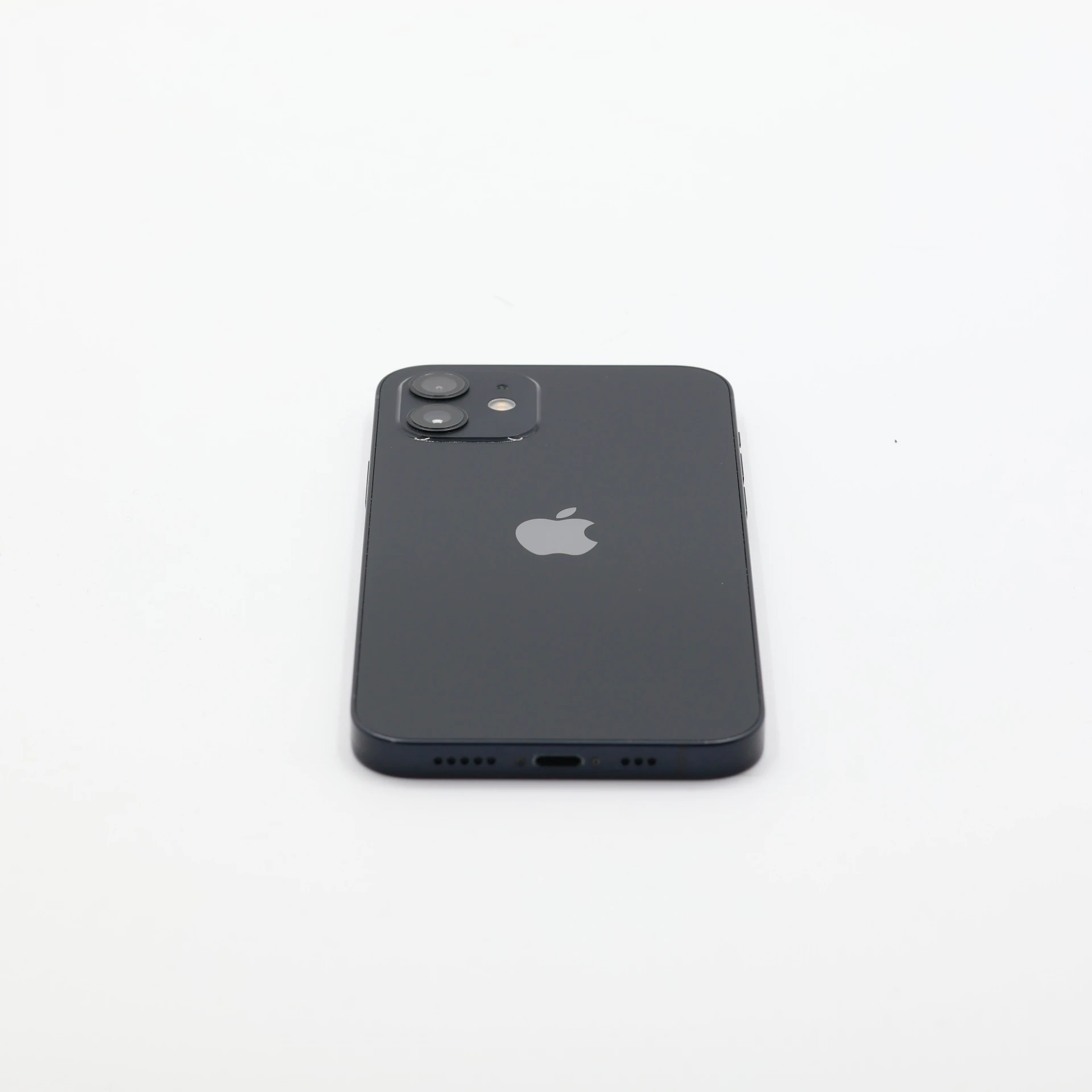 + Ajándékkal és 1 év garanciával! Felújított iPhone 12 128 GB Black