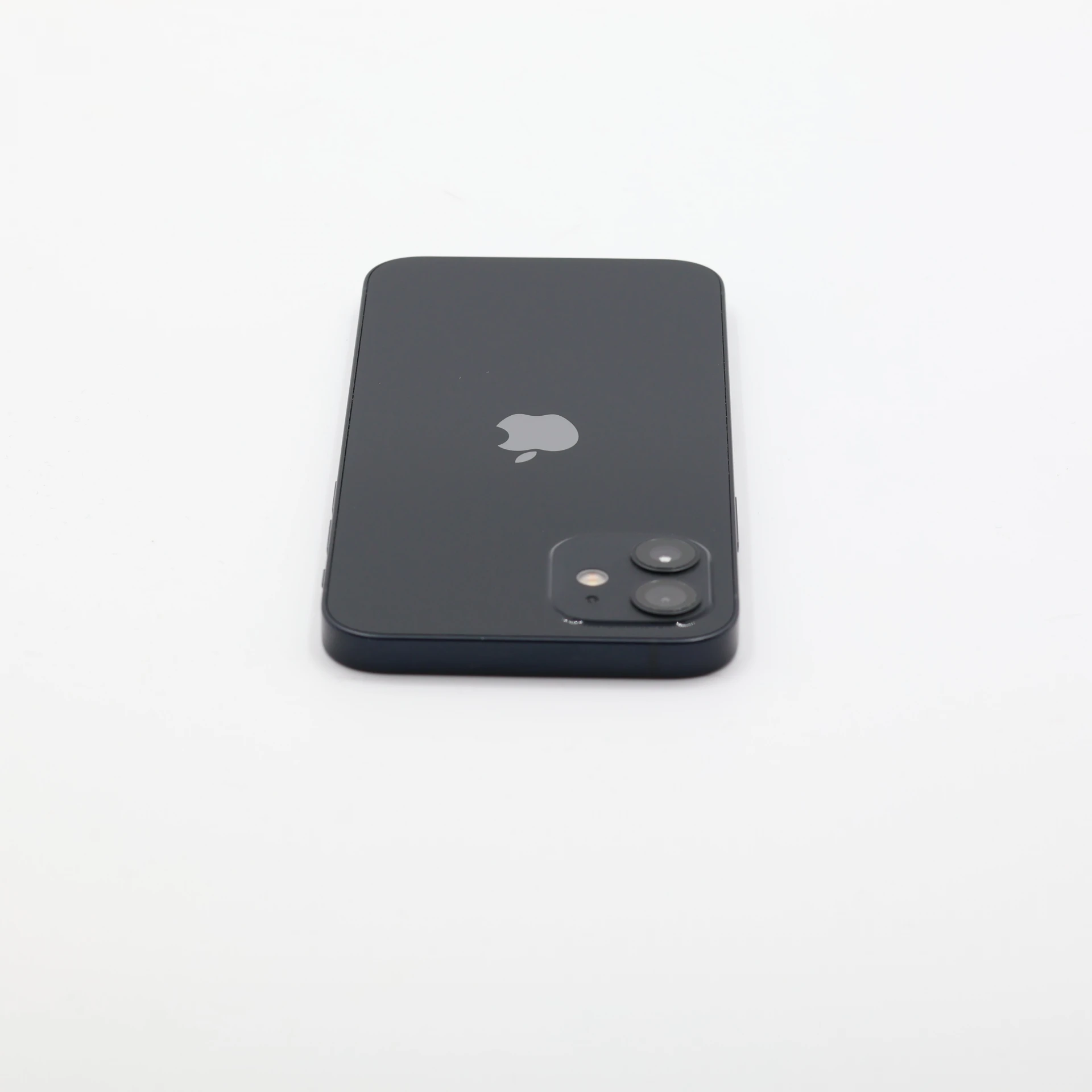 + Ajándékkal és 1 év garanciával! Felújított iPhone 12 128 GB Black