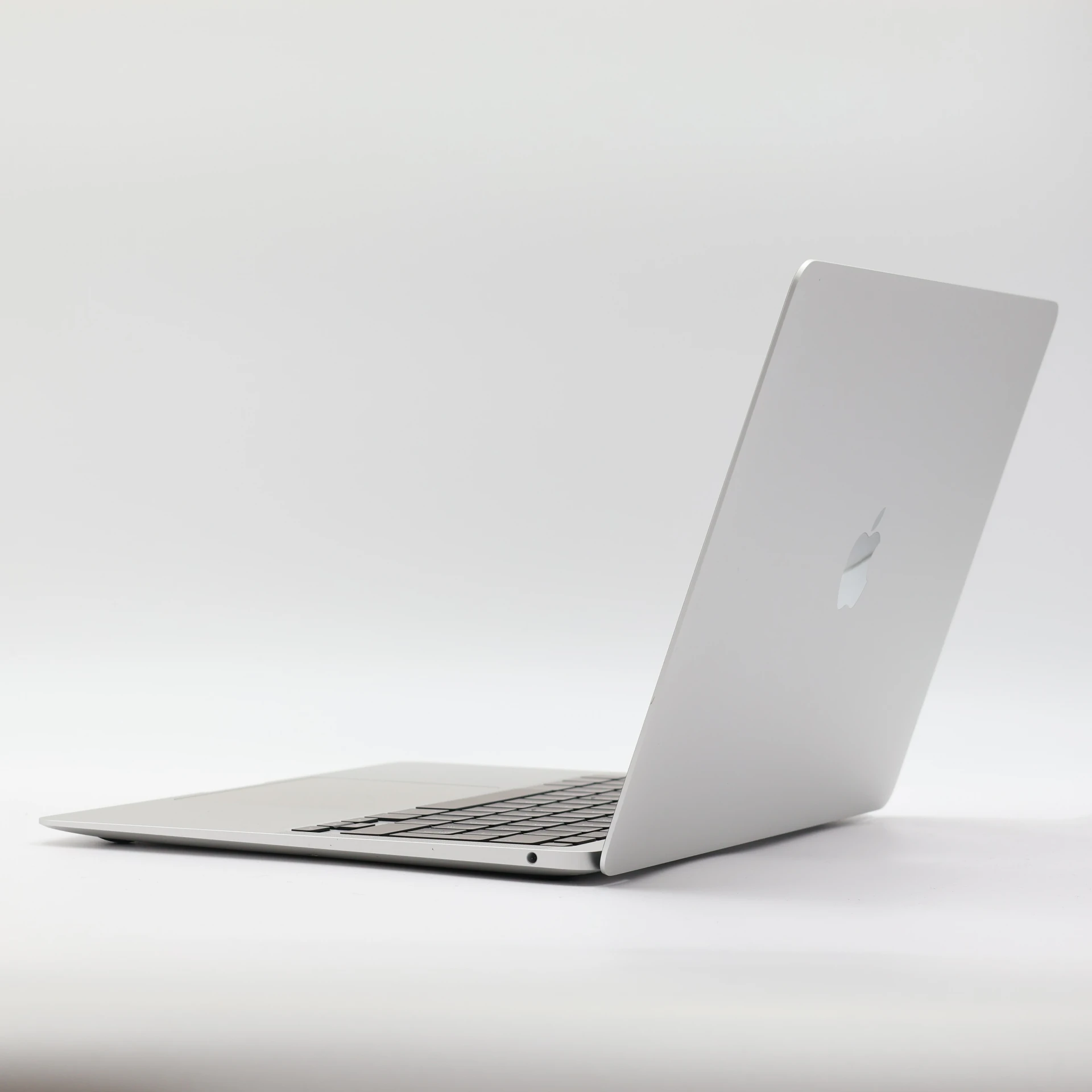 Felújított Apple Macbook AIR M1 2020 256 GB Space Gray