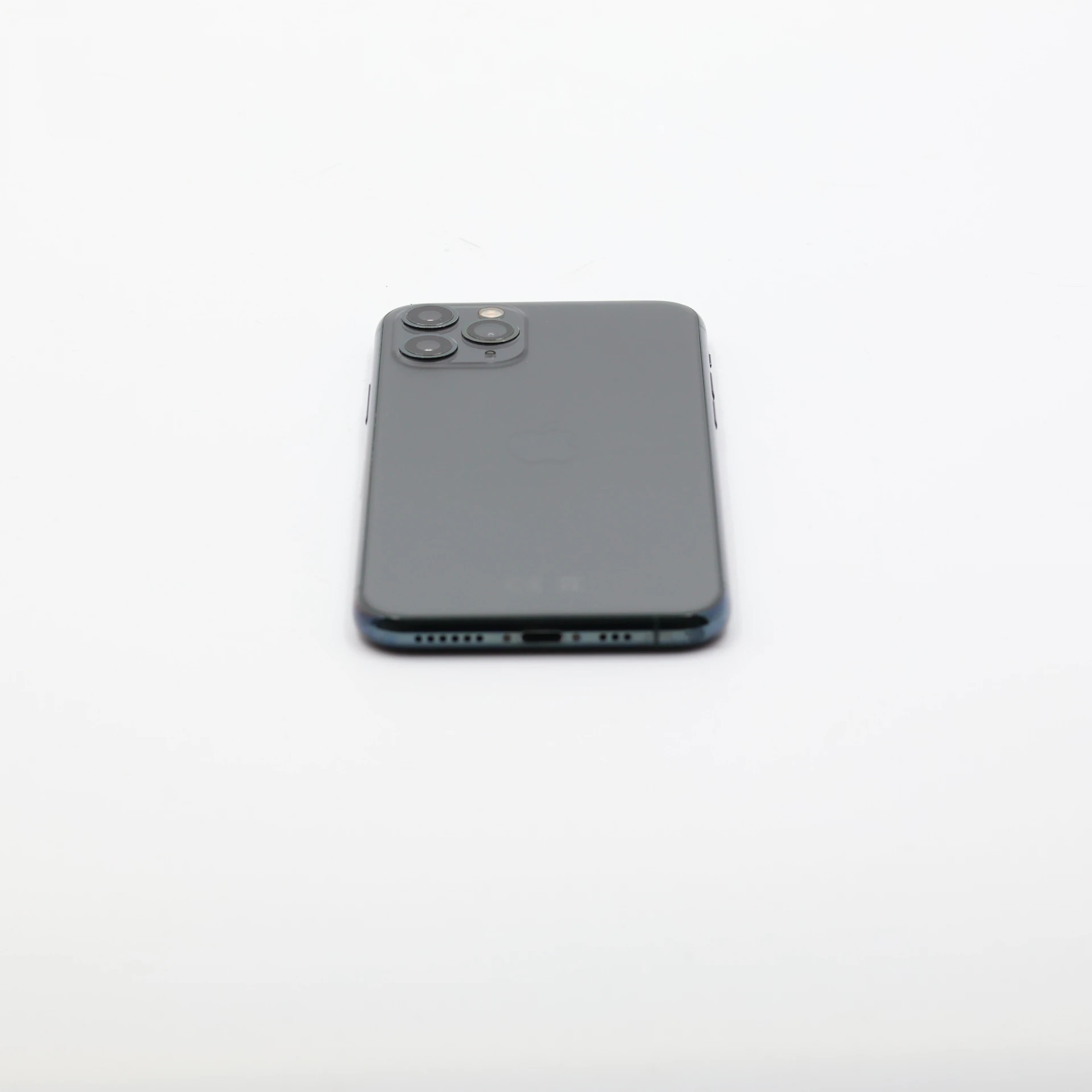+ Ajándékkal és 1 év garanciával! Felújított iPhone 11 Pro 64 GB Graphite