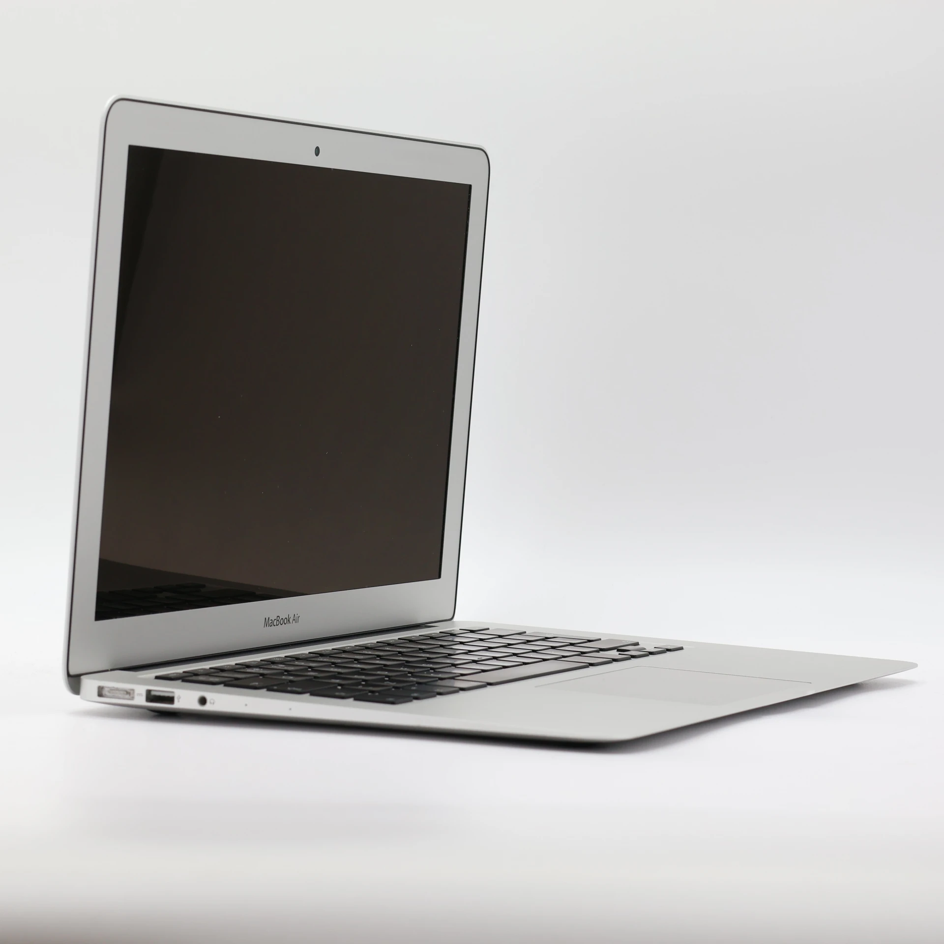 1 év garanciával! Felújított Apple Macbook AIR i5 2015 128 GB Silver