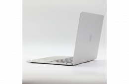 1 év garanciával! Felújított Apple Macbook AIR i5 2018 256 GB Silver