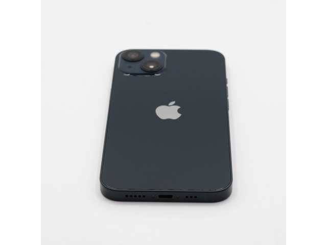 + Ajándékkal és 1 év garanciával! Felújított iPhone 13 256 GB Midnight